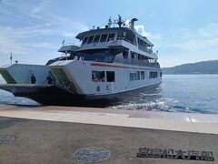 宮島へ向かいます
インバウンドの観光客も多いですね