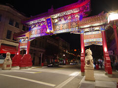 レストランなども多いダウンタウンと違い、中華街の辺りは20時過ぎには既に静まり返っていました。