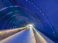 星空隧道。
キラキラトンネル～
元は軍事用のトンネルだったみたいです。