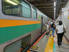 新宿駅１８分遅れて１０時１１分着