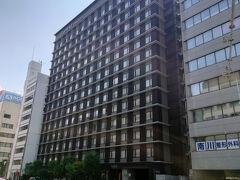 3日目は奈良観光！

元々は、特に予定を入れていなかった3日目。
USJでのやりたい事が増えちゃったから、
もしかして、USJを2日間に変更かなぁ～？
などと思ったりもしていたのですが、
結局1日で大満足だったし、
1日目、2日目…と歩き回っていて疲れも出ていて
この日はのんびりする事にしました。

ホテルが難波駅だったから、
道頓堀あたりを散策でも良いかな～
と思っていたのだけれど…

夫が「奈良に行こうよ！」と。
子供達も「鹿を見たい！」となったので、
奈良に向かう事にしました。

とはいえ朝はホテルでゆっくりです。
連日の歩き疲れが…