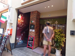 13:00　お昼ごはん
【お好み焼き 明石焼 おかる】

奈良に向かう途中の電車の中で検索してみていたお店。
ちょうど食事が終わって入れ替わりのタイミングで
お店に入れました。