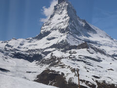 13時48分」
突然目の前にマッターホルンが。。角度が変わり表情も変化。