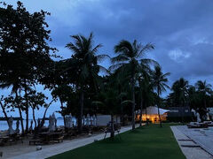 三日目の朝でございます。今朝も雲が多め。ベストシーズンが終わりつつある時期なのでこんなものでしょう。