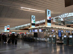 今年4月にカイロで発券した
中国東方航空ビジネスクラスでカイロへ戻ります！
ということで羽田空港第3ターミナルです。

ちなみに・・・
カイロからの帰国便の様子は，
『中国東方航空ビジネスクラスでカイロから帰国』↓
https://4travel.jp/travelogue/11966566