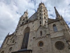 大聖堂に到着。
前日に来たときは中をまともに見れなかったので、この日は入場券を買ってしっかり見学しました。