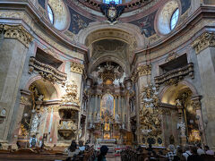 大聖堂の後は近くにあった聖ペーター教会へ。
ここは1日に何回かパイプオルガンの演奏をやっていて、行ったときに15時の回が始まるところだったので聞いて行くことにしました。