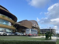 スッキリして自転車でアイコンバリへ。