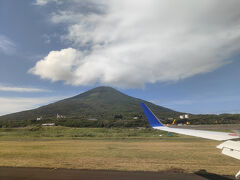 40分ほどで八丈島空港に着陸です