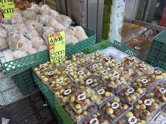 りんごナツメ。生で食べるらしい
日本は食べないよねえ。というか売られてない

ときたま日本でナツメの木を見かけても、熟した実は放置されてて、、
都内にあった我が母校もそうだった。まだ植えられてるのかな、、