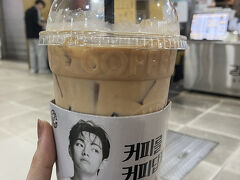 コンポーズで休憩。
わたしはバカみたいに同じカペラテ注文したけど、相方さんが注文したキャラメルマキアート3300ウォンがおいしかった。