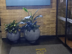 Fairfield by Marriott Bogota Embajada
マリオット系のお手頃なブランドフェアーフィールドへ配車アプリで手配したタクシーで移動しました。
因みにEmbajada（エンバハダ）とは大使館の事、近くにアメリカ大使館があるんです。