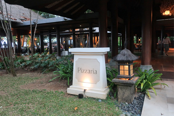 こちらはなんと満席。