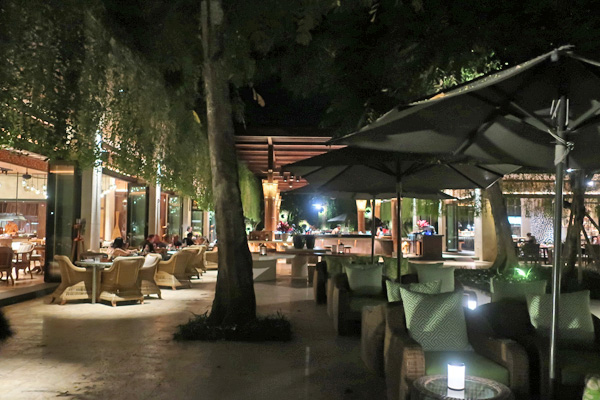 アンダーズのレストランも、かなりの人で賑わっています。