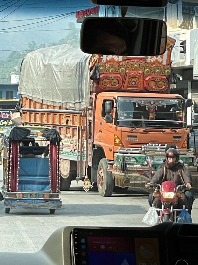 ヘルメット被ってるから、、笑