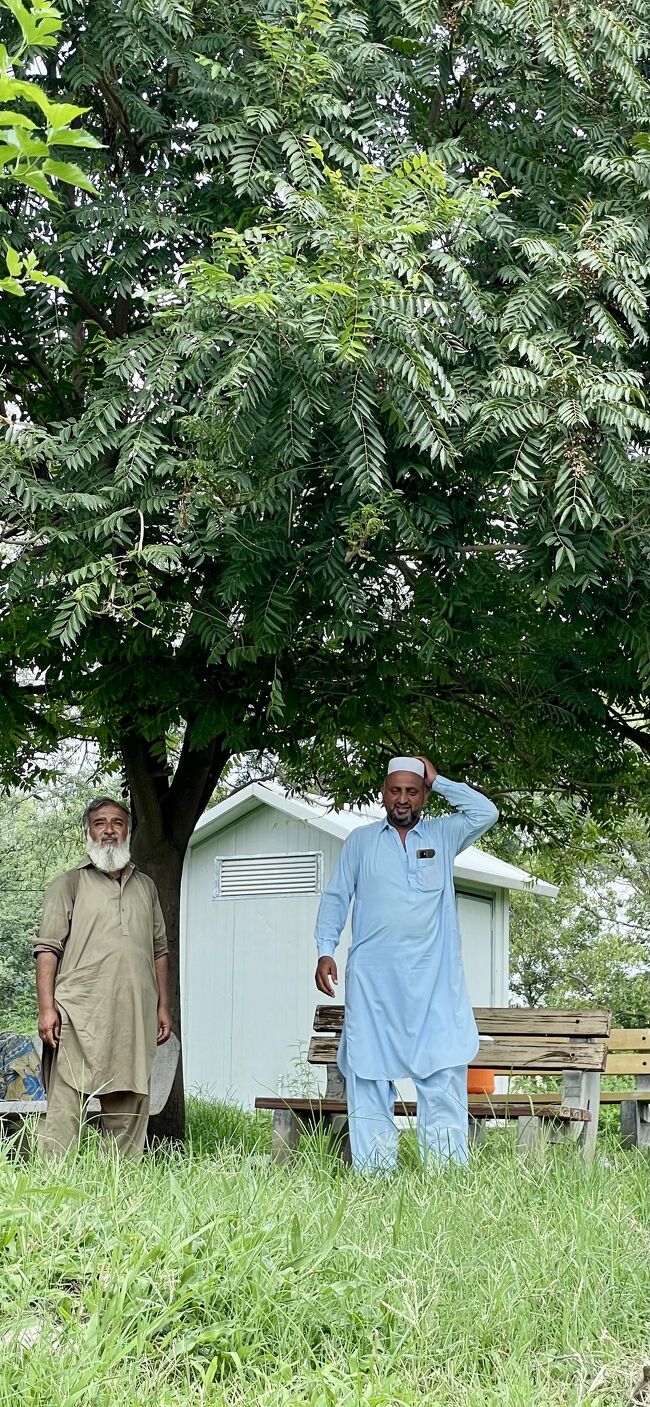 あまりの暑さに途中離脱<br />オッチャンと涼むことにします(^^)