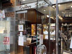 お茶の方はたくさん並んでいました。
我が家はランチの方へ