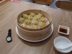 小籠包は少し小振りでしたが12包，食べ応えがありました。… 現金チャレンジも成功でした。