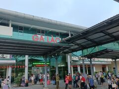 ラオカイ駅に到着です