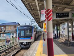 くぬぎ山で下車しました。車庫があることで有名なこの駅に何があるのかちょっと気になっていたからです。