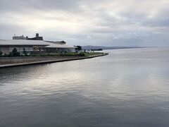 松江に着いたら、市バスに乗り換えて、県立美術館へ。
バスの運転手さん、美術館の受付の方みなさん優しくて感動です。