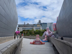 謎のオブジェも至る所に