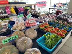 人は少なく活気はなく
暑いしあまり面白くなく・・

なによりあぢー・・