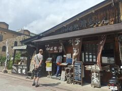 「また来年ね！」と、仏様を送り日光へ・・
同行者は気心の知れたよ～こちゃん・・
夏休み中の為、いろは坂が少し混んでいましたが予定通り『清ちゃん』に到着
