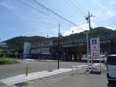 近江高島駅(ガリバー)。
ココより東には、
織田信長の甥・信澄の大溝城跡あリ。