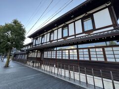 次は高瀬川のほとりにある島津製作所の創業記念資料館にやってきました。

創業者が本店兼住居としていた歴史ある建物です。