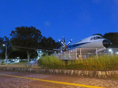 駅前にも飛行機