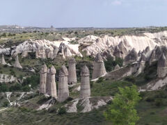 ラブバレーにやって来ました。
ここのキノコ岩が一番見事な形状をしています。