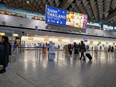 フランクフルト空港では機械でチェックインしてスーツケースを預けました。ちなみに、帰りの便は自動的に通路側が割り当てられていたので、座席変更はしませんでした。