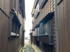 狭い路地で結ばれていて、宿根木らしいところ