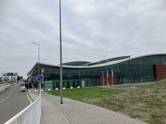 おぉここよ！空港へ戻ってきた。

男性はさらに先に行ったけど、よく考えるとこの人は英語ができないようで、よく会話できたと思いますが必死だったから。