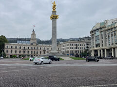 ここはヒーロー広場ではないか？

街中につれて乗客は多くなり、中心部で人がどんどん降りる。