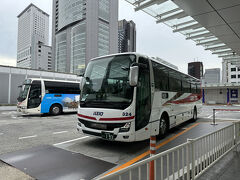 バスタ新宿・C8バス停　飯田行き高速バス到着。