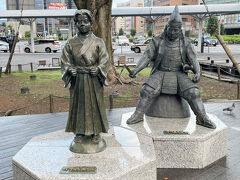 竹千代君像が迎えてくれます。