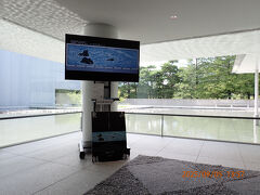 長野県立美術館の目玉は、東山魁夷館です。紹介用の映像があるのですが、外が明るすぎて良く見えませんでした。