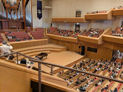 みなとみらいホールにコンサートを聴きに行きました。
直ぐ近くなので、開園時間に合わせて部屋から向かえるのが良い