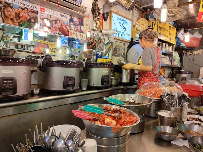 ここのおばちゃん達や広蔵市場のおばちゃん達、ロッテマートのおばちゃん達を見ていると、韓国のおばちゃんパワーに圧倒されます。