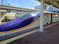 村山駅に到着です、新幹線も路線によってデザインが個性的で楽しいですね