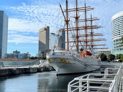 日本丸メモリアルパーク。
「太平洋の白鳥」と呼ばれた重要文化財初代帆船日本丸は、横浜みなとみらい地区で保存・公開されています。