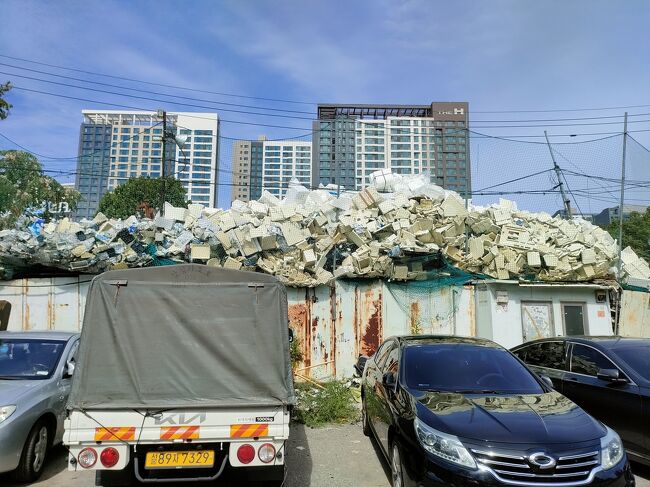 ごみ集積場があります。