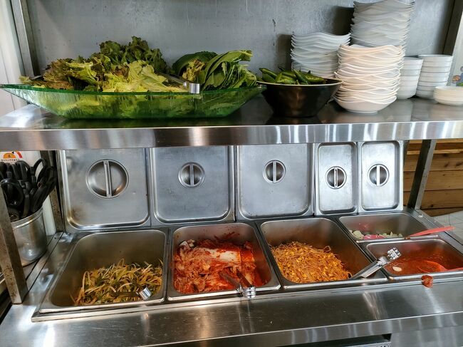 付け合わせはセルフで取り放題。