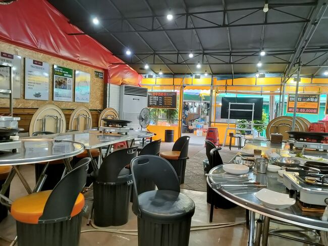 半屋台みたいな雰囲気が良き。