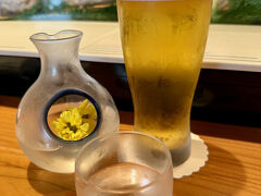 鹿児島に帰る日はホテル部屋での朝食はごく軽めですませ、バスで大阪駅へ

大丸など少し見てから大阪ステーションシティ サウスゲートビルディング16階にある寿司屋「うを佐」へ

京都府福知山市に住んでいた時は、ほぼ毎月一度は来ていました

大将他は宮崎出身の方が多いので、鹿児島に引っ越してから店に来た時は、九州の情報など教えてもらっています

生ビールと日本酒は2種いただきました
