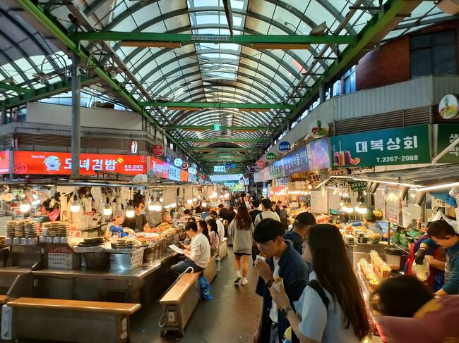 屋台のおばちゃん達のパワフルさがいいのよ！