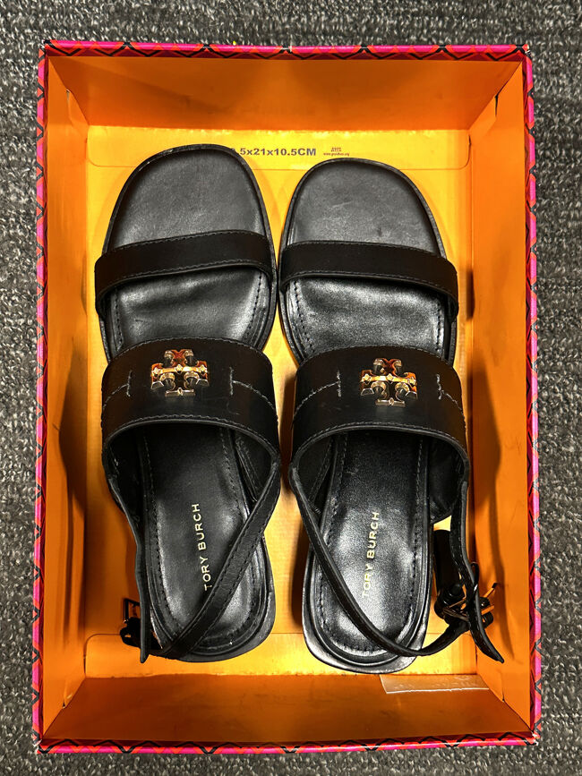 「TORY BURCH（トリーバーチ）」のサンダル　<br />348.00ドル→189.97ドル<br /><br />