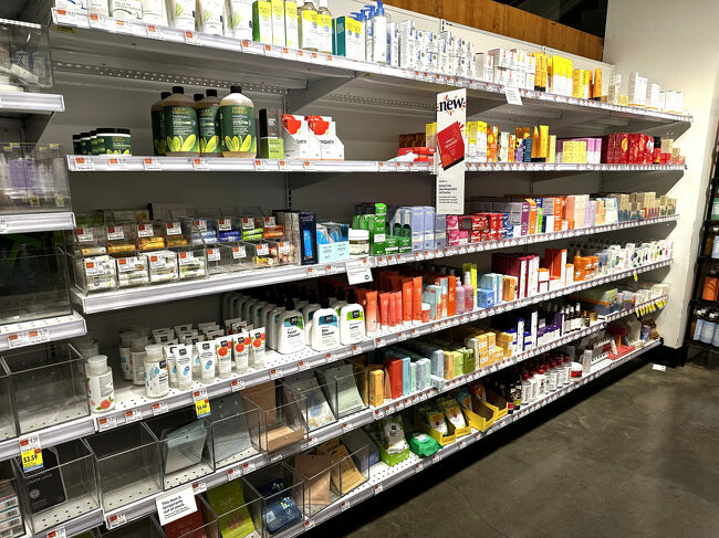 NY・マンハッタン『Whole Foods Market』<br /><br />スキンケア用品を見てみます。
